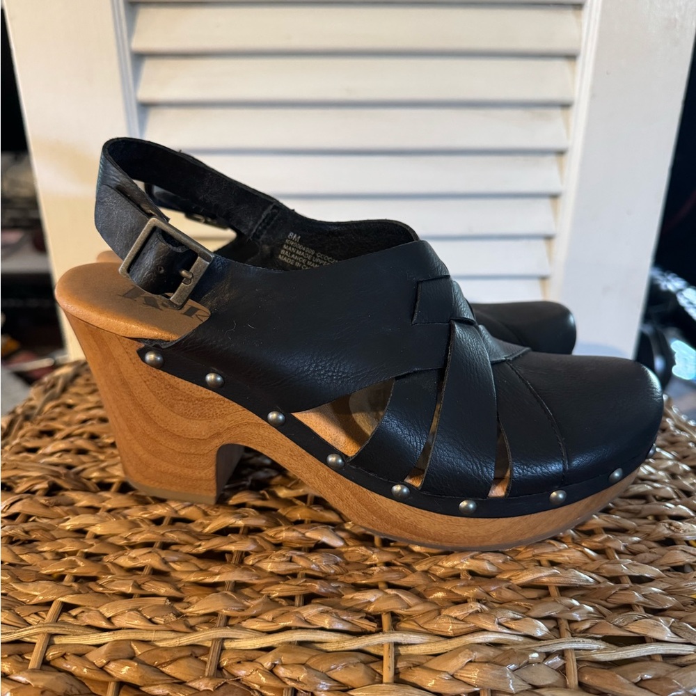 Kork-Ease Black Leather Mules with Chunky Wooden Heel Women’s Sz 8